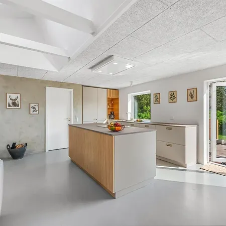 Gunny - 500m To The Fjord By Interhome *